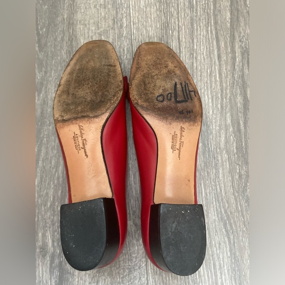 Salvatore Ferragamo Women’s Vara Red Leather Bow Low Pumps Size 8.5 /very narrow - Picture 9 of 12